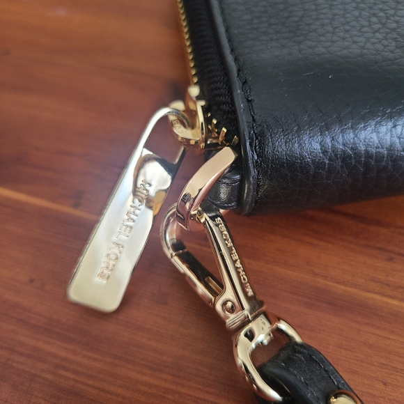 Michael Kors Wallet - Picture 4 of 4
